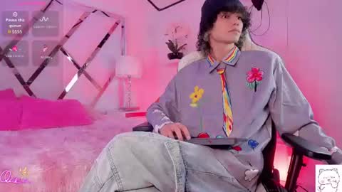 Snapshot of thanier_18 chatting on July 2026 03:13:01 AM thanier_18 online show from July 2026 03:13:01 AM