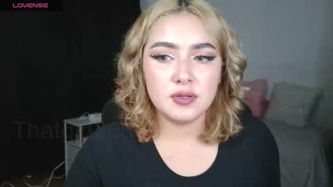 Snapshot of thatgirl2003 chatting on October 2025 08:54:02 PM online show from October 2025 08:54:02 PM