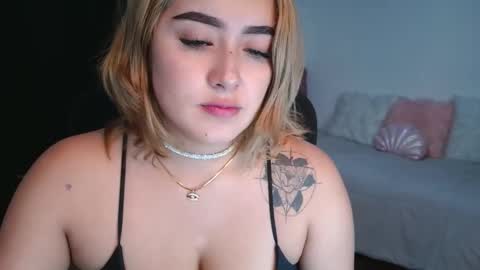 Snapshot of thatgirl2003 chatting on October 2025 05:02:02 PM online show from October 2025 05:02:02 PM