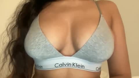 Melanie online show from April 2026 03:17:02 AM