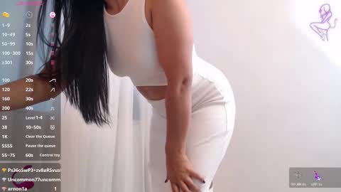 THAYSSA ROSS online show from November 2025 08:41:02 PM