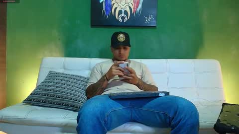 SCOTT  THEO  KAMERON  GENDERSON online show from November 2025 01:04:01 PM