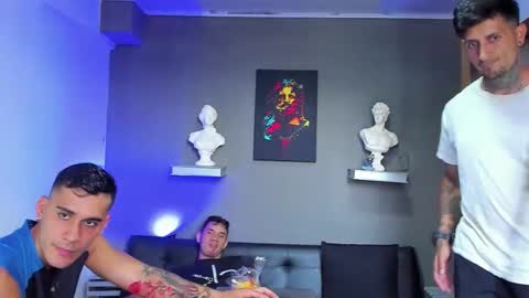 SCOTT  THEO  KAMERON  GENDERSON online show from December 2025 08:04:02 PM