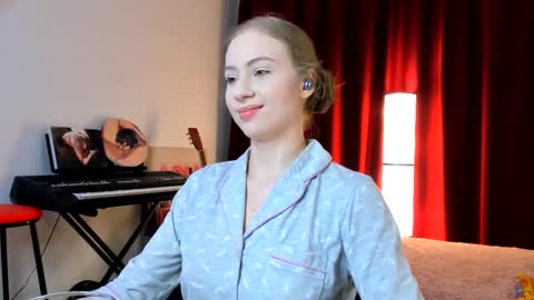 Ally    STREAMING ON TWITCH NOW Check my Twitter for updates online show from March 2025 11:46:01 PM