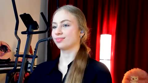 Ally    STREAMING ON TWITCH NOW Check my Twitter for updates online show from September 2025 11:42:02 PM