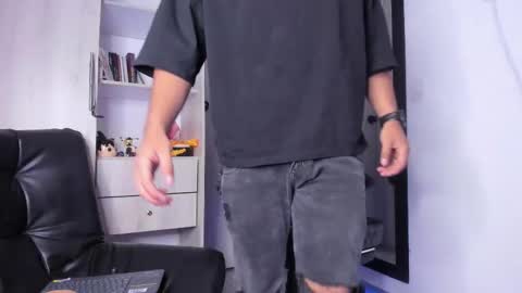 Danny online show from November 2025 10:52:02 PM