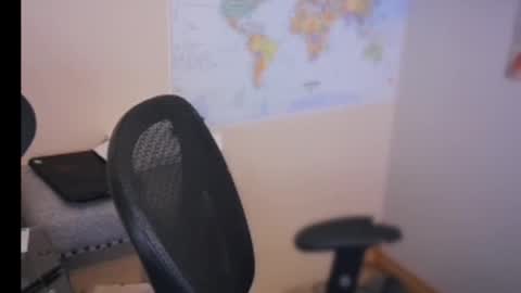 Snapshot of thebearking69 chatting on November 2025 04:45:02 AM The Bear King online show from November 2025 04:45:02 AM