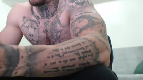 Snapshot of thebestmuscles chatting on May 2026 06:09:01 PM John online show from May 2026 06:09:01 PM