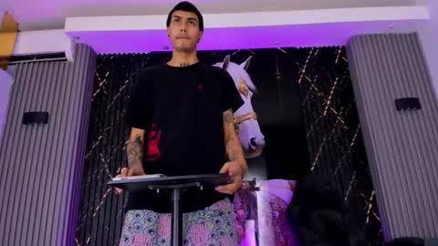 Snapshot of thebigdanni chatting on February 2026 12:25:01 PM DEAN AND MARY online show from February 2026 12:25:01 PM