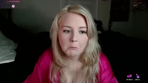 Snapshot of thedancingalien chatting on May 2026 04:41:02 AM Kassandra Grant online show from May 2026 04:41:02 AM