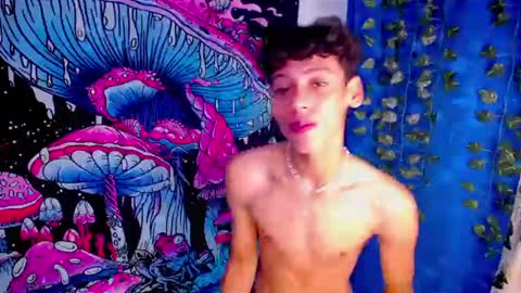 Snapshot of thedoll_ethan chatting on June 2026 12:43:02 AM ethan online show from June 2026 12:43:02 AM