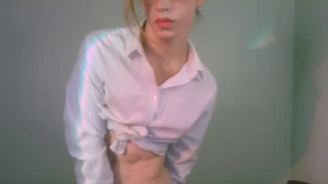 Snapshot of thedollxxxperience chatting on December 2024 03:55:01 PM Yolanda online show from December 2024 03:55:01 PM