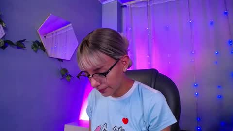 Peyton online show from October 2025 03:36:02 AM