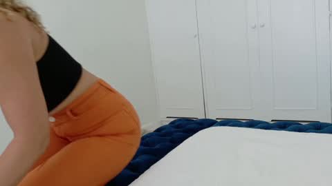 Lily Marie online show from September 2025 06:52:02 PM