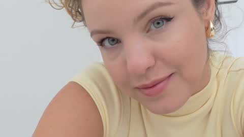 Lily Marie online show from November 2025 05:59:01 PM