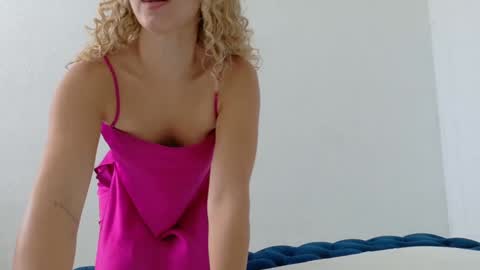 Snapshot of theislandgirl chatting on April 2026 05:47:01 PM Lily Marie online show from April 2026 05:47:01 PM