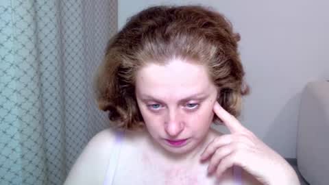 Ella online show from November 2025 07:00:02 AM