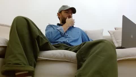 TheMonarchGoat online show from October 2025 04:04:02 AM