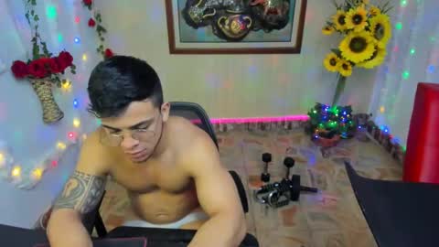 themuscularvenezuelanman online show from February 2025 06:34:02 AM