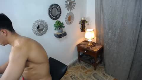 themuscularvenezuelanman online show from September 2025 09:11:02 AM