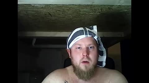 thenewdude1992 online show from March 2025 01:11:01 AM