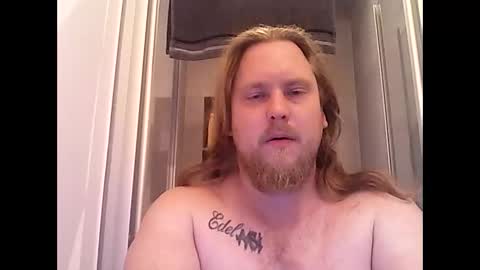 thenewdude1992 online show from October 2025 09:15:01 PM