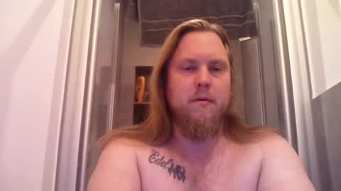 thenewdude1992 online show from November 2025 07:26:01 PM