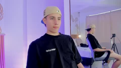  THEO- MATEO  online show from December 2024 04:37:01 PM