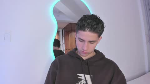  THEO- MATEO  online show from December 2024 02:00:01 PM