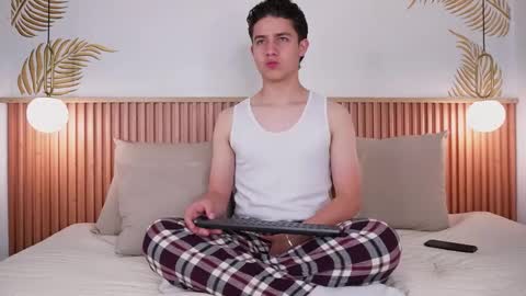  THEO- MATEO  online show from January 2025 01:14:02 PM