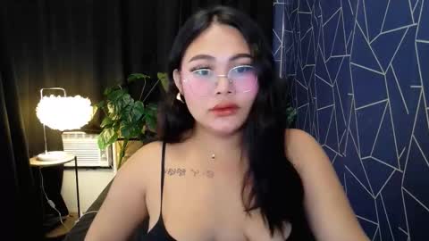 Snapshot of theonly_chin chatting on February 2026 07:12:02 PM FRANCINE online show from February 2026 07:12:02 PM