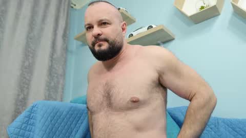 Snapshot of thephenomone chatting on February 2025 01:51:02 PM Chris online show from February 2025 01:51:02 PM