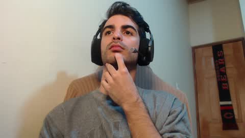 Santiago Enrique online show from December 2024 06:02:02 AM