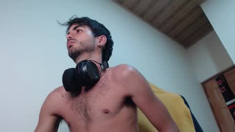 Santiago Enrique online show from March 2026 05:52:01 AM