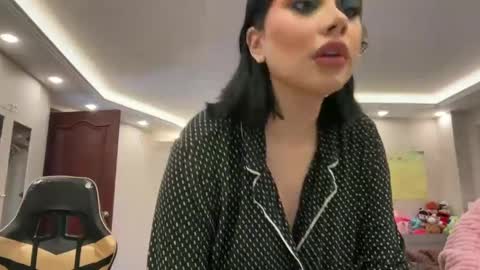 therealcamilabaddie online show from September 2025 03:33:01 PM