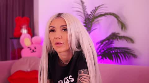 Snapshot of therealfallingangel chatting on January 2025 02:47:02 PM Deea online show from January 2025 02:47:02 PM