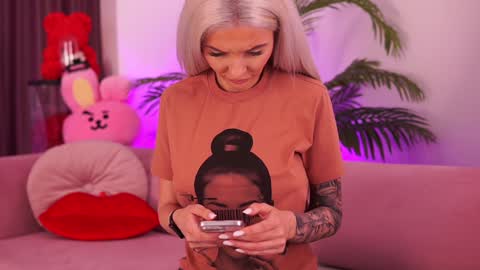 Snapshot of therealfallingangel chatting on January 2025 04:27:02 PM Deea online show from January 2025 04:27:02 PM