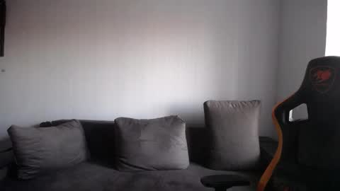 Nick   online show from February 2025 01:33:02 PM