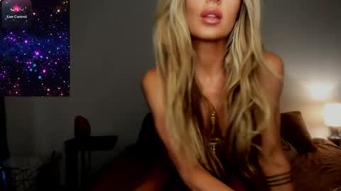 Snapshot of theselina_kyle chatting on June 2026 04:12:02 PM Selina Kyle online show from June 2026 04:12:02 PM