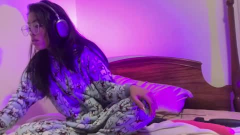 silky baby online show from November 2025 02:02:01 AM