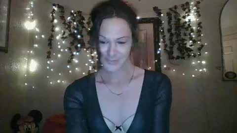 sillymillie0 online show from October 2025 12:43:01 AM