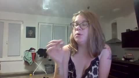 thesunnevergoesdown7 online show from September 2025 08:21:02 PM