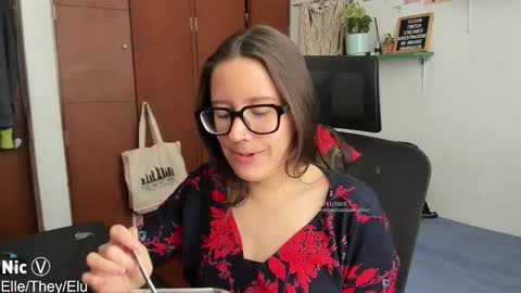 Snapshot of thetropicalseduction chatting on November 2025 02:17:01 PM Nicole online show from November 2025 02:17:01 PM