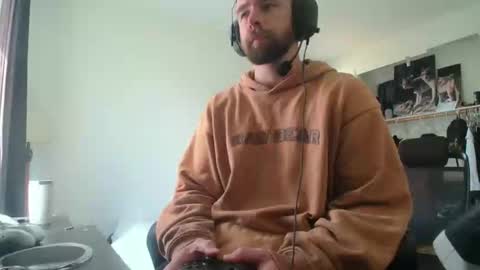 Snapshot of theufcfan_8181 chatting on April 2026 09:50:01 PM troy online show from April 2026 09:50:01 PM