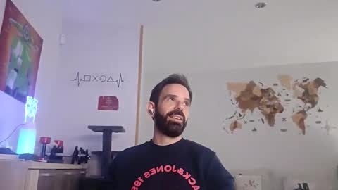 Snapshot of thewitcher69_ chatting on May 2026 09:33:02 PM thewitcher69_ online show from May 2026 09:33:02 PM