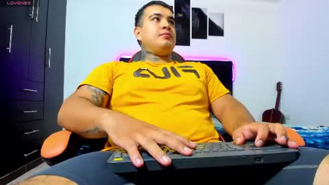 Snapshot of thiago_cp01 chatting on June 2026 03:59:01 AM Thiago online show from June 2026 03:59:01 AM