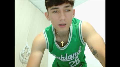 thiago_deseo69 online show from September 2025 09:16:02 PM