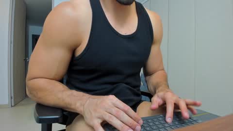 thiago_driussi online show from February 2025 11:48:01 PM