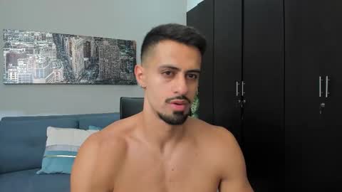 thiago_driussi online show from November 2025 11:10:02 PM