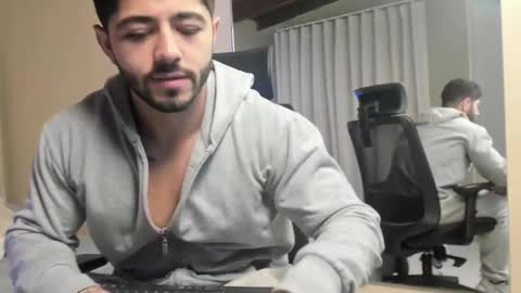 Snapshot of thiago_moretti chatting on January 2026 03:28:01 PM THIAGO online show from January 2026 03:28:01 PM